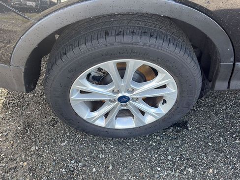 Used 2019 Ford Escape SE image 6