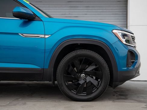Used 2024 Volkswagen Atlas Cross Sport SE image 5