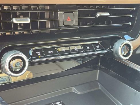 New 2026 Chevrolet Suburban High Country image 24