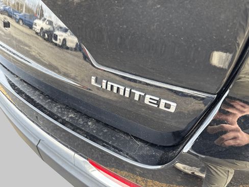 Used 2023 Jeep Grand Cherokee Limited AWD/4WD image 10