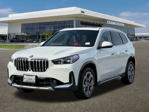 Used 2025 BMW X1 xDrive28i w/ Technology Package image 4