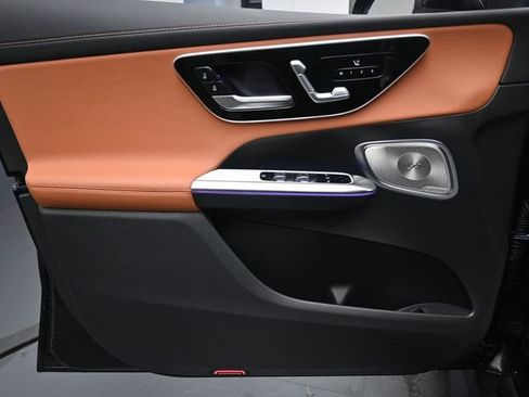 Used 2025 Mercedes-Benz GLC 300 image 20