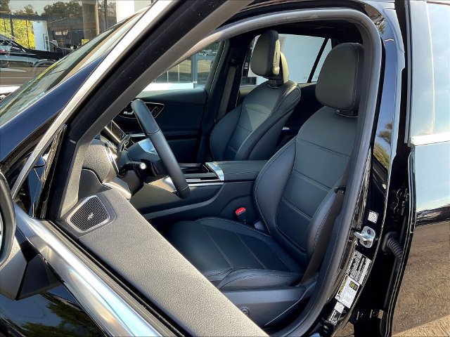 Used 2026 Mercedes-Benz GLC 300 4MATIC image 23