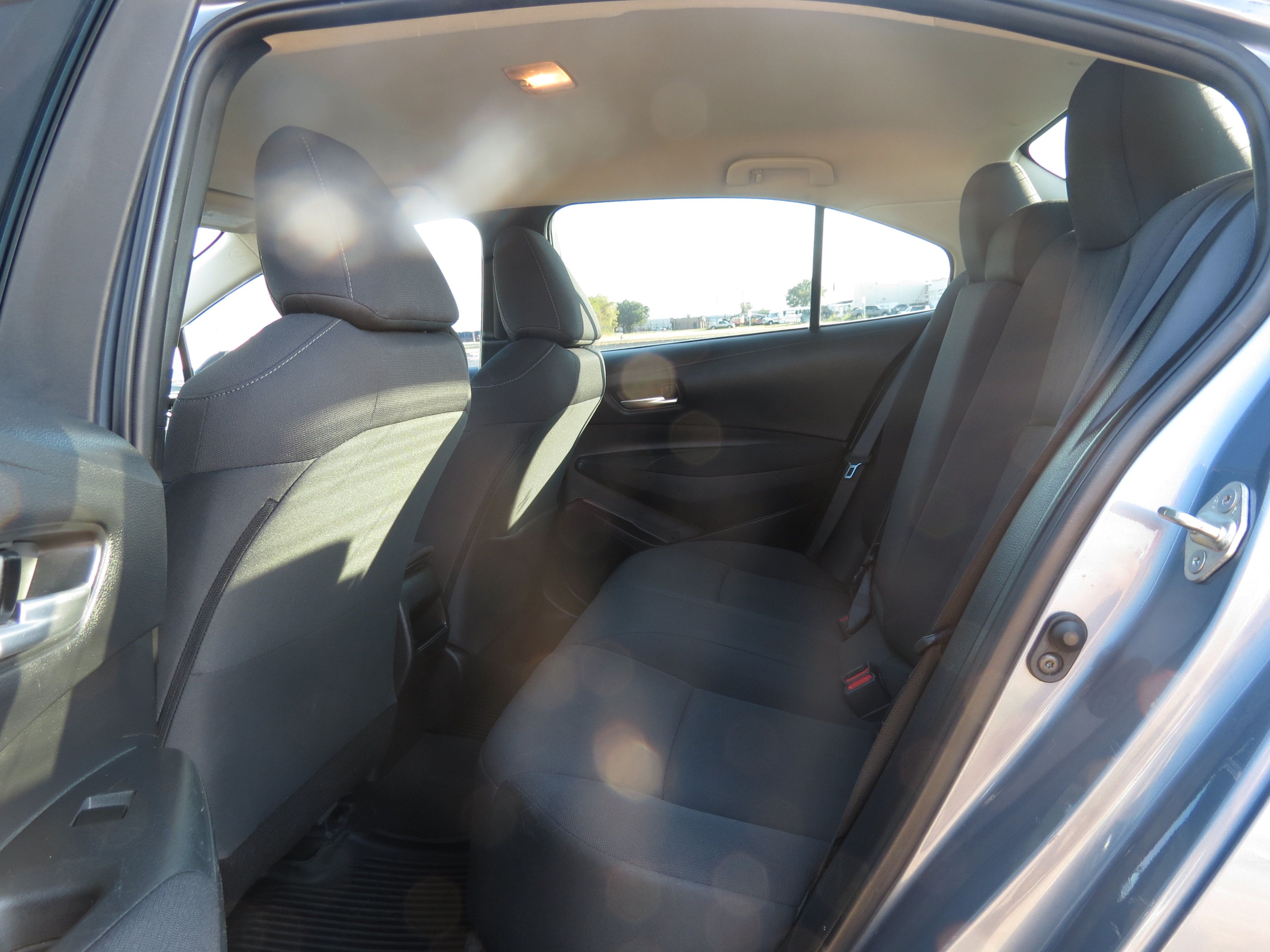 Used 2020 Toyota Corolla LE FWD image 25