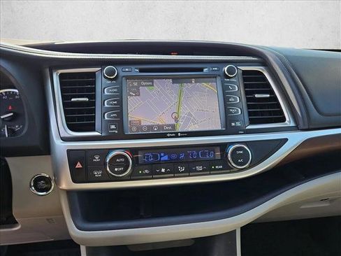 Used 2015 Toyota Highlander Limited FWD image 14