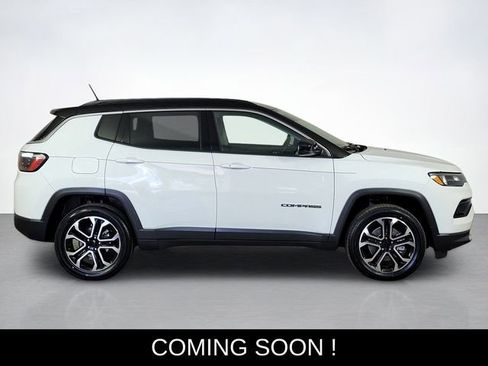 Used 2022 Jeep Compass Limited AWD/4WD image 2