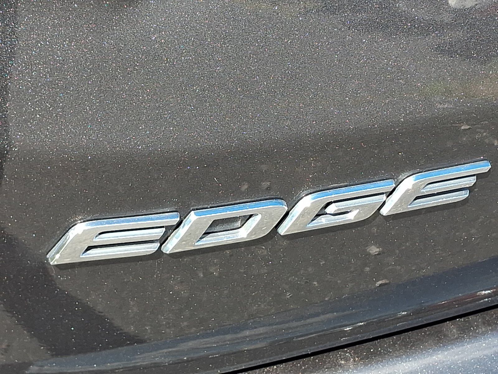 Used 2019 Ford Edge Titanium FWD image 23