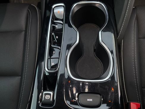 Used 2023 Buick Envision Essence image 29