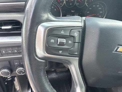 Used 2021 Chevrolet Suburban LT image 22