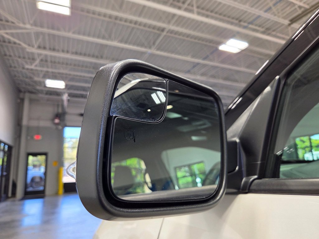 Used 2018 Ford Explorer XLT w/ XLT Technology Feature Bundle AWD/4WD image 16