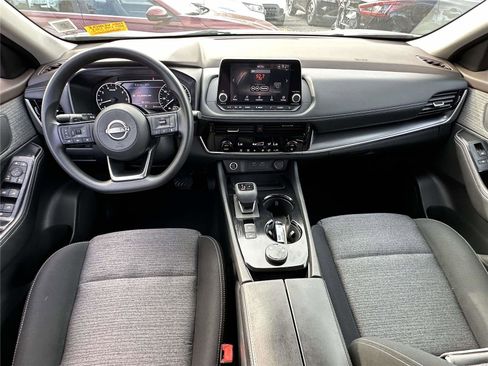 Certified 2022 Nissan Rogue SV image 15