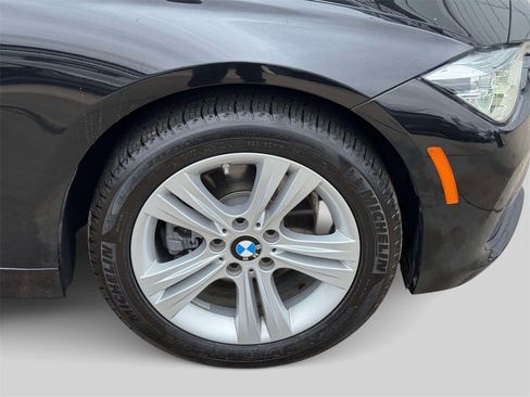 Used 2018 BMW 330i xDrive Sedan w/ Premium Package image 8