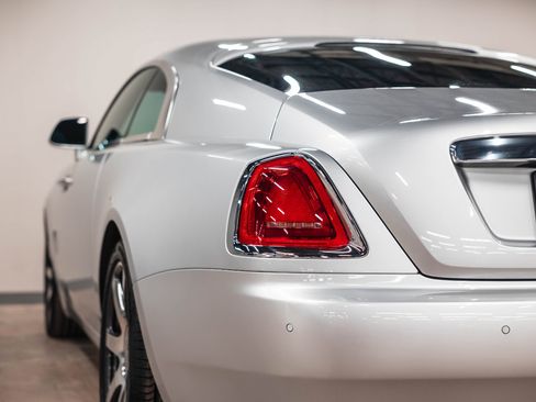 Used 2015 Rolls-Royce Wraith image 27