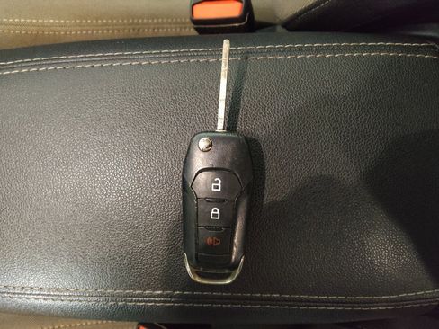 Used 2020 Ford Escape S image 32