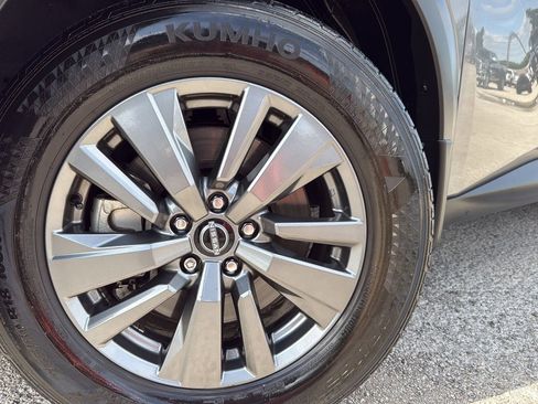 Used 2024 Nissan Pathfinder SV FWD image 29