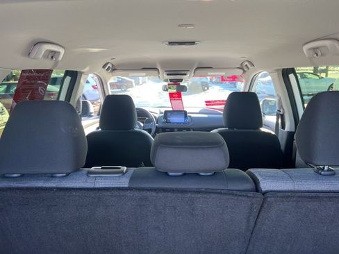 Certified 2023 Nissan Rogue SV image 13