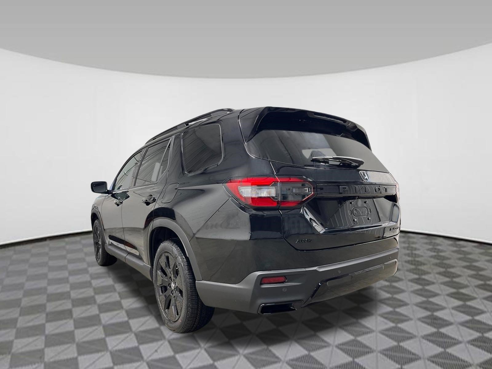 New 2026 Honda Pilot Black Edition image 4