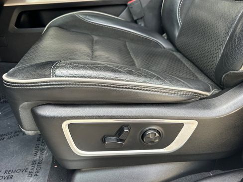 Used 2019 RAM 1500 Laramie image 13