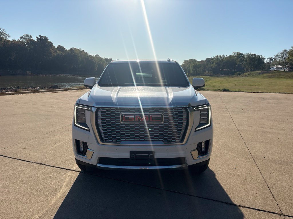 Used 2023 GMC Yukon SLT w/ SLT Premium Package RWD image 11