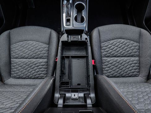Used 2021 Chevrolet Equinox LT FWD image 29