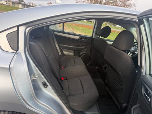 Used 2017 Subaru Legacy 2.5i Premium image 12