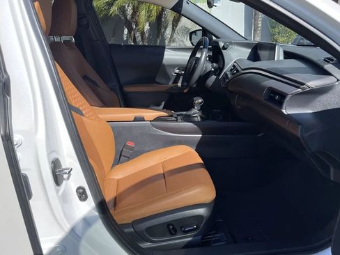 Used 2021 Lexus UX 200 w/ Accessory Package (Z2) image 21