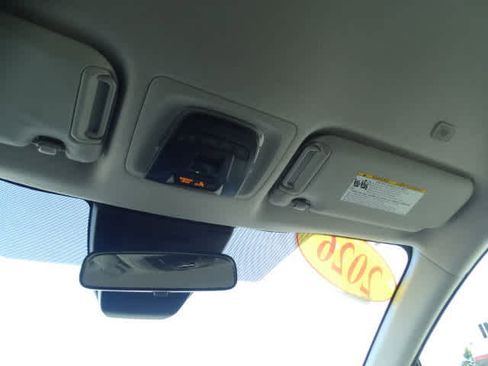 Used 2026 Toyota Corolla Cross LE image 35