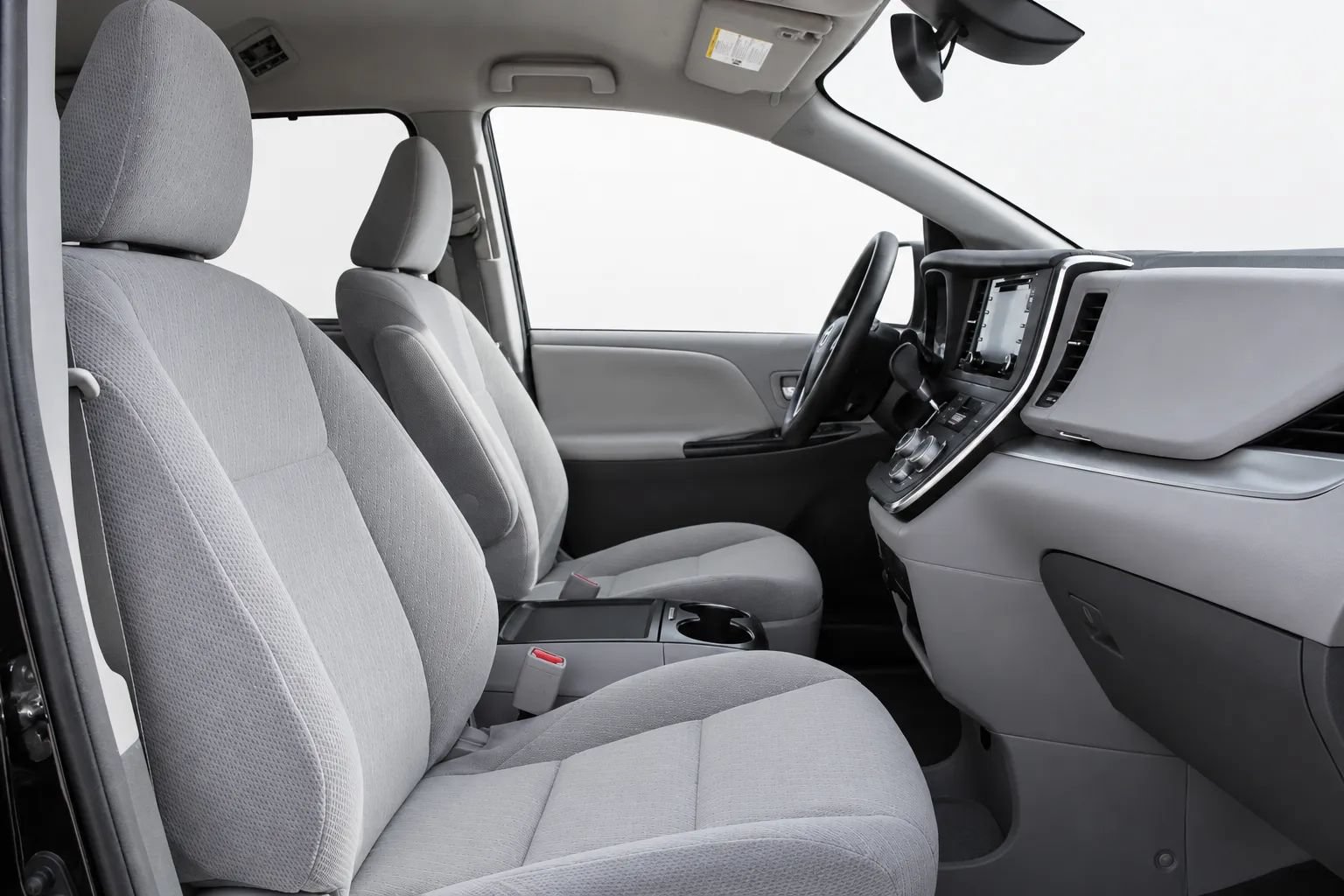 Used 2018 Toyota Sienna LE w/ Carpet Mat Package FWD image 18