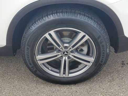 Used 2020 Mercedes-Benz GLC 300 4MATIC image 8