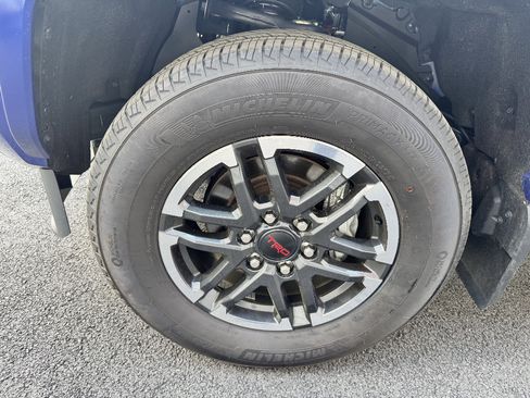 Used 2025 Toyota Tacoma TRD Sport image 24