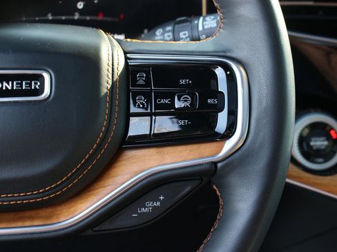 Used 2024 Jeep Grand Wagoneer L Series III image 19