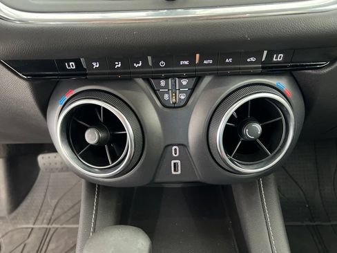 Used 2023 Chevrolet Blazer LT AWD/4WD image 16