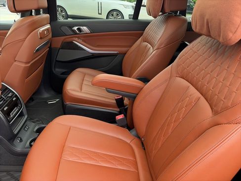 Used 2023 BMW X7 M60i w/ Executive Package AWD/4WD image 17