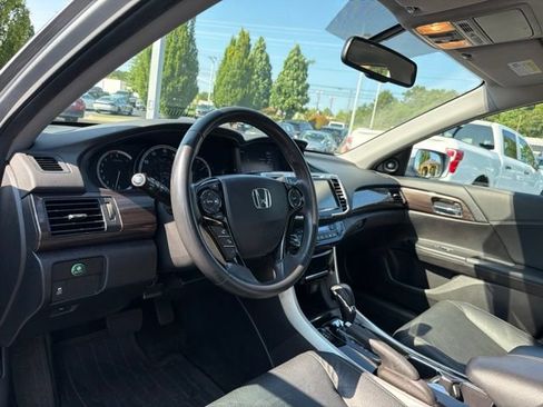 Certified 2017 Honda Accord EX-L image 11