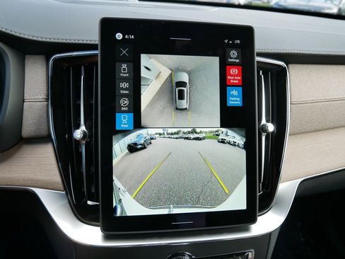New 2026 Volvo XC90 T8 Plus w/ Protection Package Premier AWD/4WD image 10