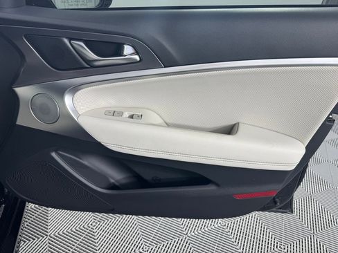 Used 2025 Genesis G70 3.3T Advanced image 31
