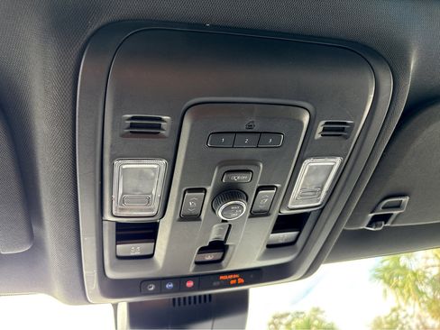 Used 2023 Chevrolet Tahoe High Country image 34