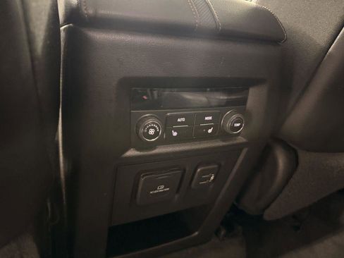 Used 2019 Chevrolet Traverse Premier w/ Redline Edition AWD/4WD image 37