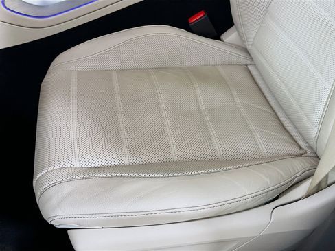 Certified 2025 Mercedes-Benz GLS 450 4MATIC image 25