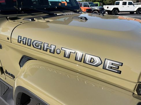 New 2025 Jeep Gladiator Sport image 22