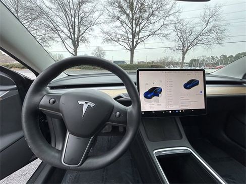 Used 2023 Tesla Model 3 Standard Range image 32