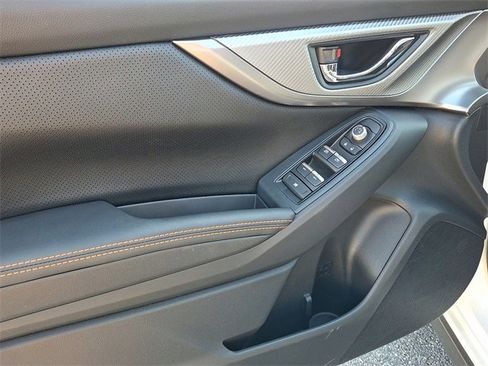 Used 2023 Subaru Crosstrek 2.5i Limited w/ Moonroof Package image 12