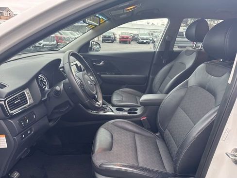 Used 2017 Kia Niro EX image 15
