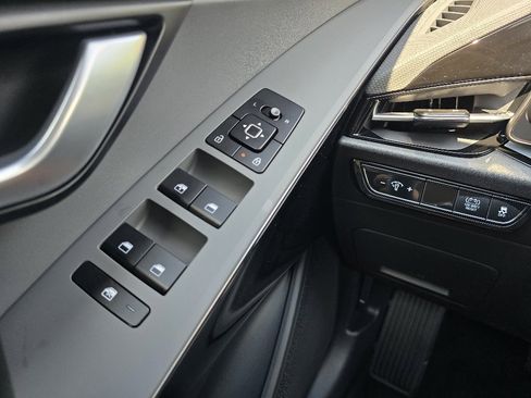 New 2025 Kia Niro EX image 12