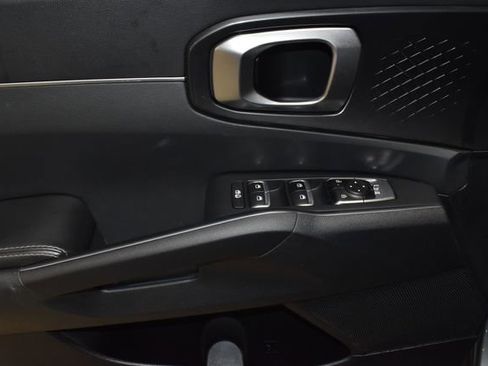 Used 2024 Kia Sorento S image 29