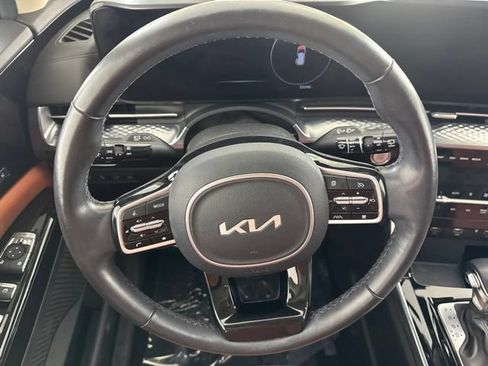 Used 2023 Kia Carnival SX Prestige FWD image 29