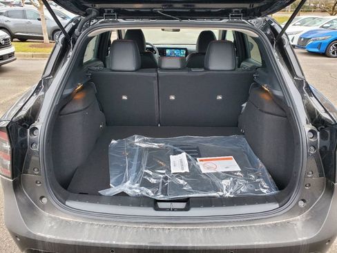 New 2026 Nissan Kicks SR w/ Cold Weather Package AWD/4WD image 8