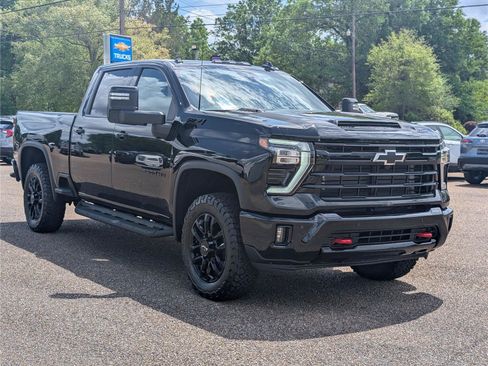 New 2026 Chevrolet Silverado 2500 LTZ w/ LTZ Plus Package AWD/4WD image 9