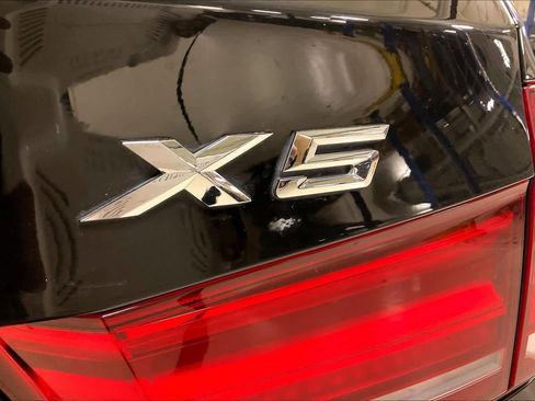 Used 2017 BMW X5 xDrive35d image 9