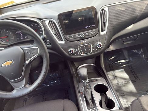 Used 2024 Chevrolet Malibu LT FWD image 13